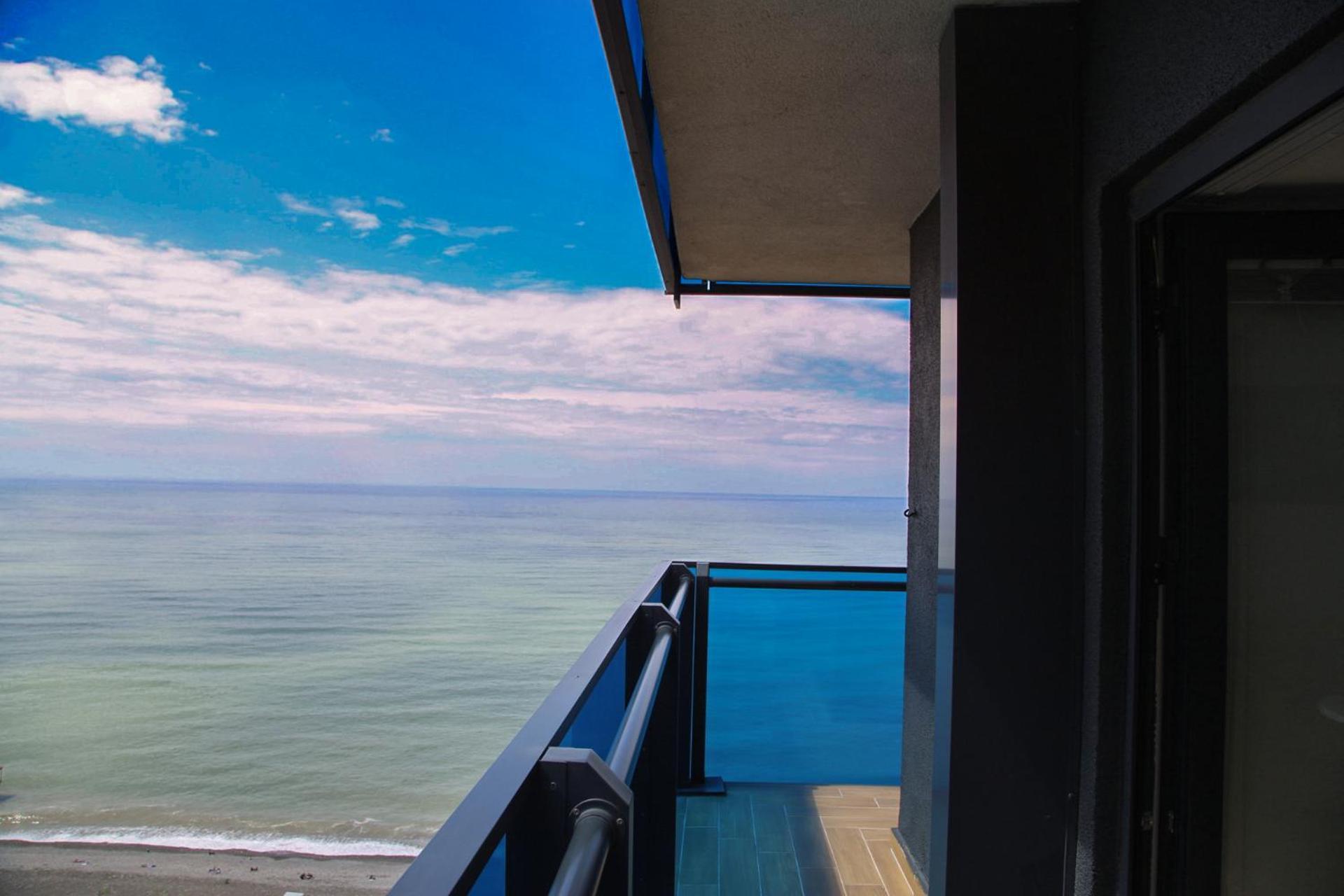 Orbi Twin Towers Aparthotel With Sea View Batumi Eksteriør bilde