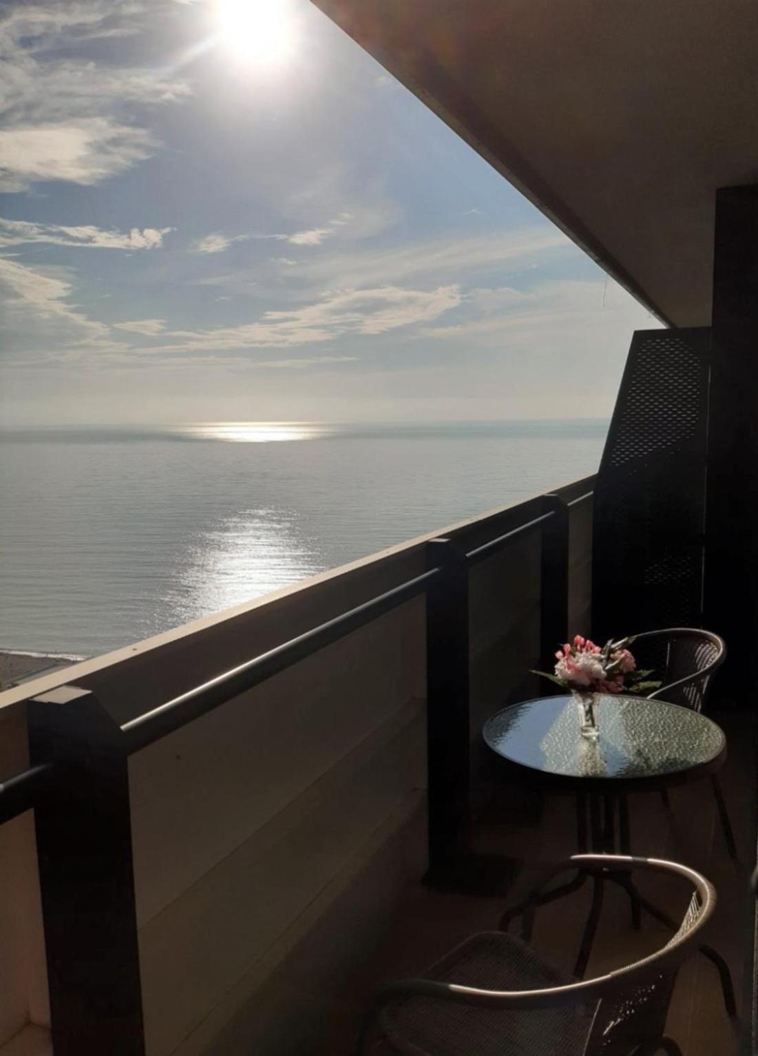 Orbi Twin Towers Aparthotel With Sea View Batumi Eksteriør bilde